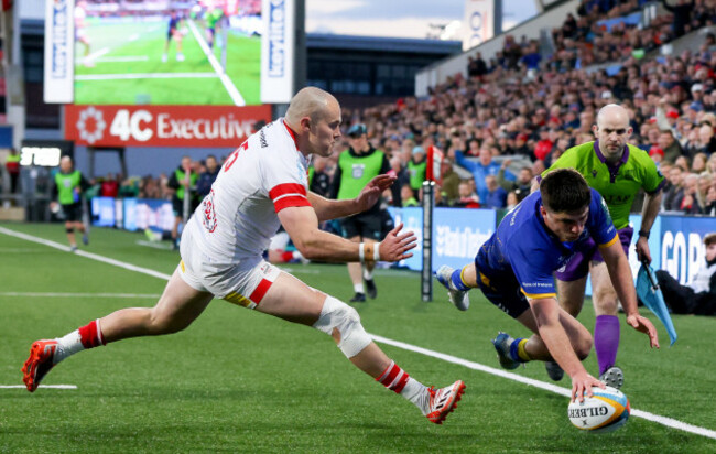 jimmy-obrien-scores-his-sides-second-try-of-the-match-despite-efforts-from-jacob-stockdale