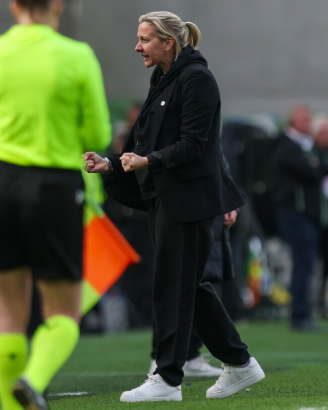 carla-ward-celebrates-the-final-whistle