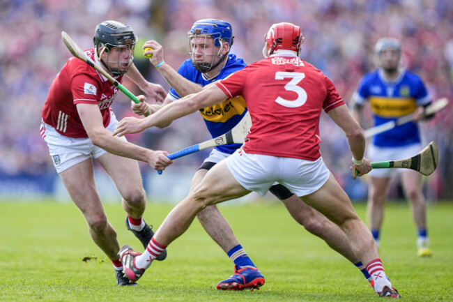 john-mcgrath-in-action-against-ciaran-joyce