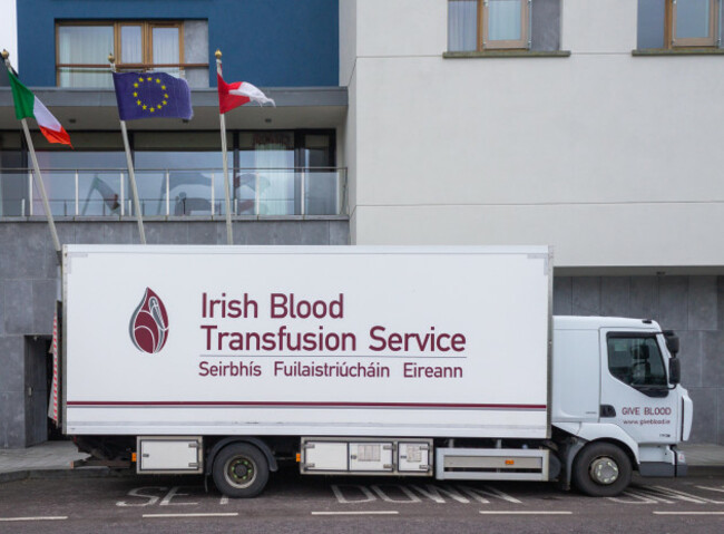 irish-blood-transfusion-service-vehicle-parked-outside-a-donor-centre