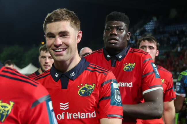 jack-crowley-celebrates-after-the-match