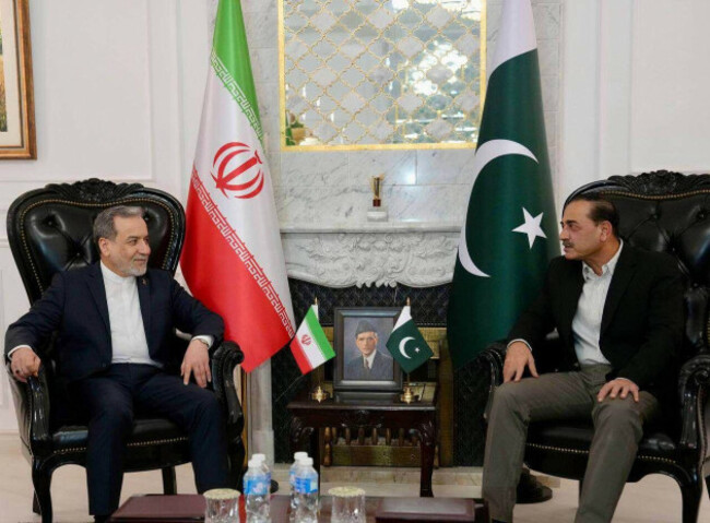 in-this-photo-released-by-the-iranian-foreign-ministry-iranian-foreign-minister-abbas-araghchi-left-meets-with-pakistans-army-chief-field-marshal-asim-munir-in-islamabad-pakistan-saturday-april