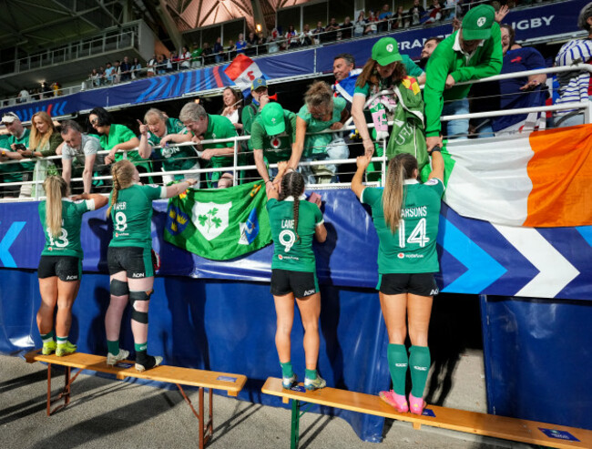 aoife-dalton-aoife-wafer-emily-lane-and-beibhinn-parsons-with-their-families-after-the-match