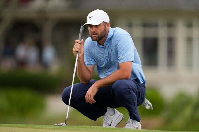 scottie-scheffler-prepares-to-putt-on-the-17th-hole-during-the-final-round-of-the-rbc-heritage-golf-tournament-sunday-april-19-2026-in-hilton-head-s-c-ap-photomike-stewart