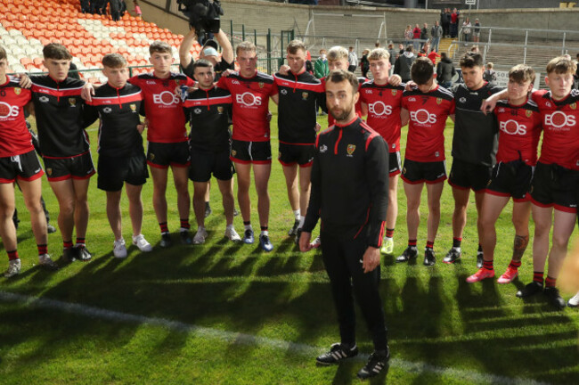 conor-laverty-speaks-to-the-team-after-the-game