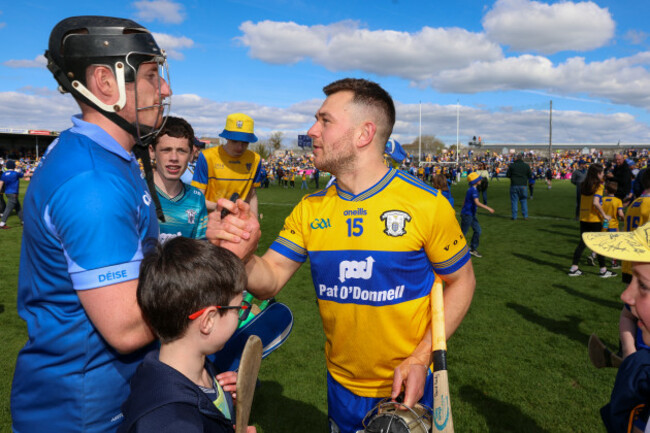 david-reidy-and-billy-nolan-shake-hands-after-the-game
