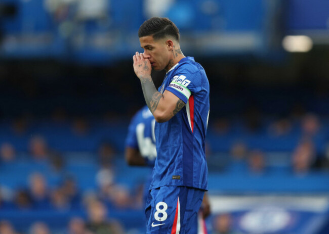 london-uk-04th-may-2026-london-england-may-04-enzo-fernandez-of-chelsea-looks-disappointed-dejected-during-the-premier-league-match-between-chelsea-v-nottingham-forest-at-stamford-bridge-stad