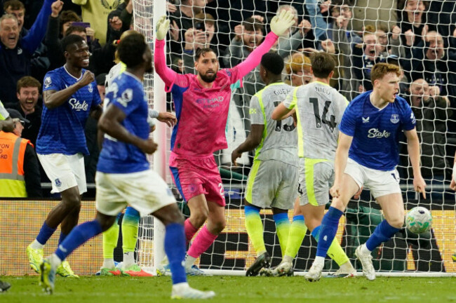 evertons-jake-obrien-right-react-after-scoring-during-the-premier-league-soccer-match-between-manchester-city-and-everton-in-liverpool-england-monday-may-4-2026-ap-photodave-thompson