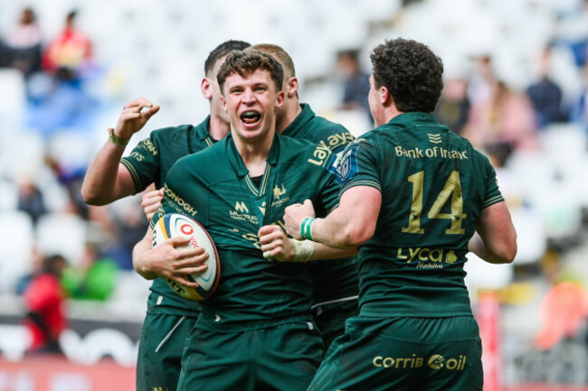 sean-naughton-celebrates-scoring