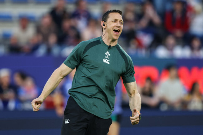 scott-bemand-during-the-warm-up