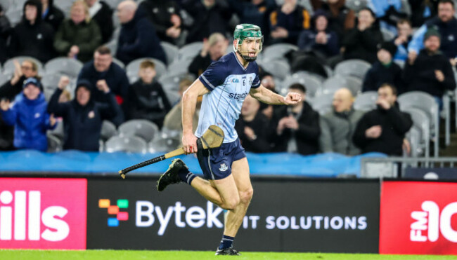 chris-crummey-scores-a-point-in-the-final-minute-to-bring-the-game-to-a-draw