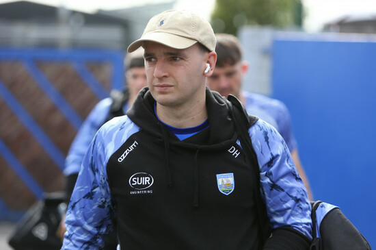 dessie-hutchinson-arrives