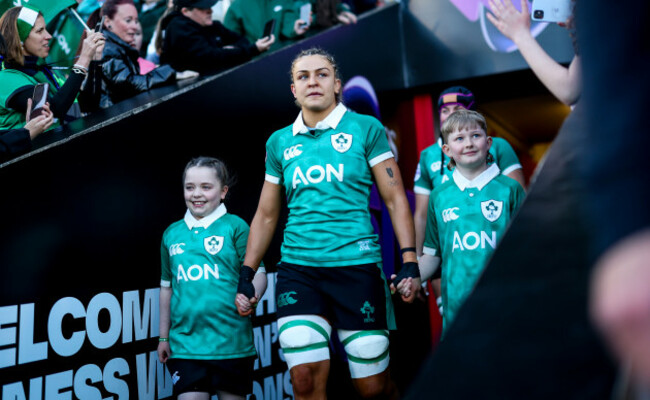 erin-king-takes-to-the-pitch