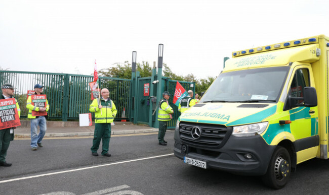 436Ambulance Strike_90748426