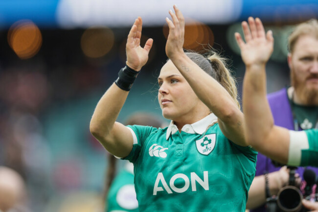 beibhinn-parsons-applauds-fans-after-the-match