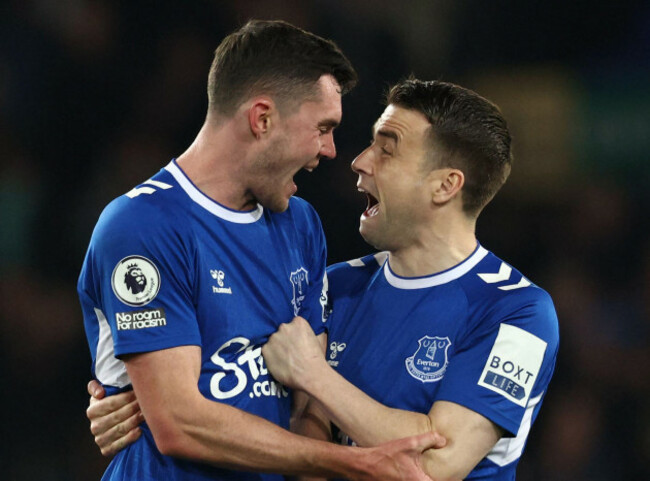 liverpool-uk-3rd-apr-2023-equalising-goalscorer-michael-keane-of-everton-l-celebrates-with-seamus-coleman-of-everton-r-during-the-premier-league-match-at-goodison-park-liverpool-picture-cred