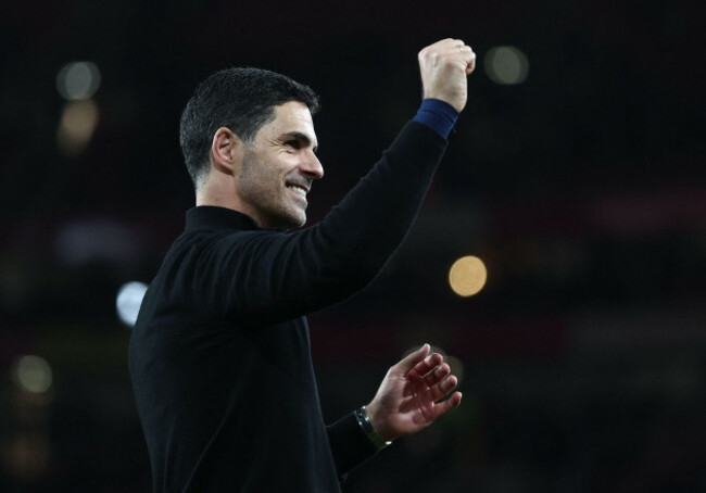 london-uk-18th-may-2026-mikel-arteta-manager-of-arsenal-claps-the-fans-during-the-arsenal-vs-burnley-premier-league-match-at-the-emirates-stadium-london-picture-credit-should-read-david-kleins