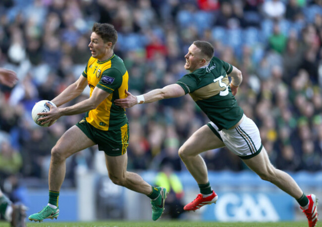 conor-odonnell-is-challenged-by-jason-foley