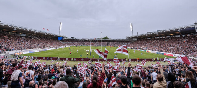 bordeaux-fans-at-stade-chaban-delmans