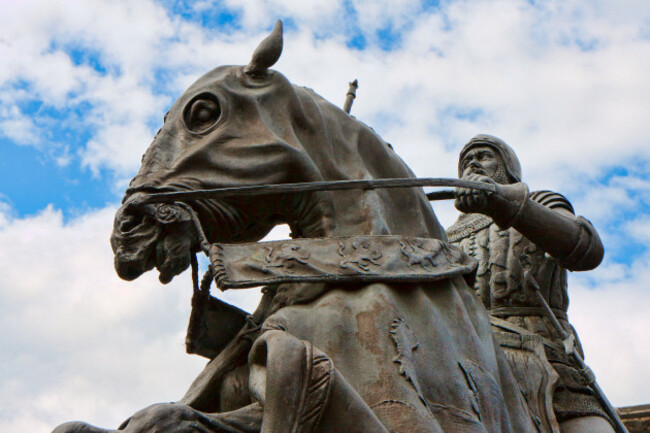 statue-of-harry-hotspur-at-alnwick-castle