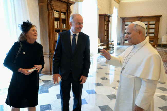 roma-italien-22nd-may-2026-italy-rel-vatican-may-22-2026-pope-leo-xiv-receives-his-excellency-mr-micheal-martin-prime-minister-of-ireland-in-audience-photograph-by-vatican-media-catholic