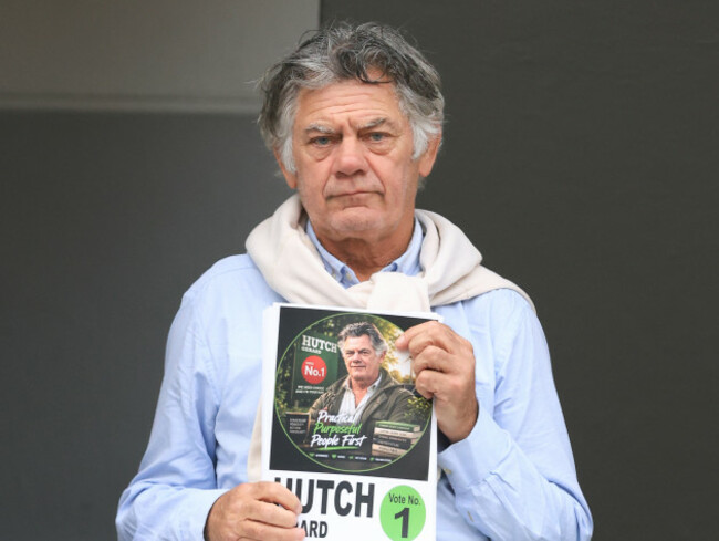 HUTCH ON THE HUSTINGS_90748234_90749027