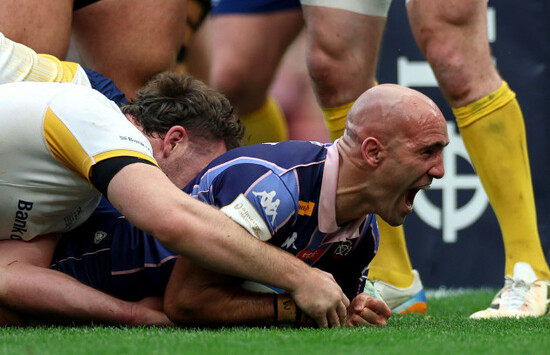 maxime-lucu-celebrates-after-he-scores-his-sides-1st-try-of-the-match