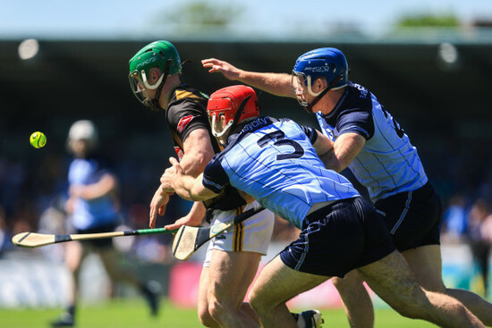 eoin-cody-is-tackled-by-paddy-smyth-with-john-bellew