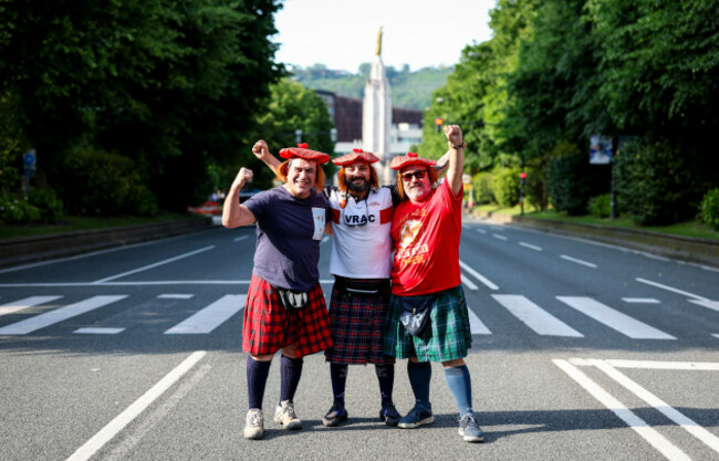spanish-rugby-fans-ahead-of-the-game