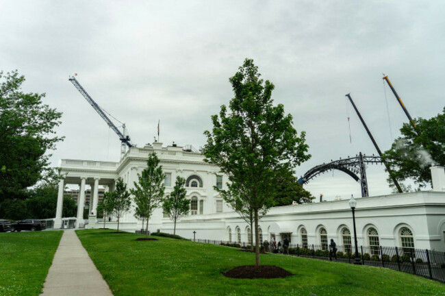 washington-usa-26th-may-2026-stadium-construction-for-ufc-freedom-250-is-seen-at-the-white-house-on-tuesday-may-26-2026-in-washington-dc-photo-by-leigh-vogelsipa-usa-credit-sipa-usalamy-l