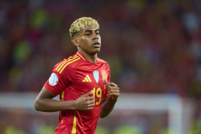 lamine-yamal-19-of-spain-in-the-uefa-nations-league-2025-semifinal-match-spain-france-at-june-5-2025-in-stuttgart-germany-photographer-ddp-imagesstar-images-credit-ddp-media-gmbhalamy-li