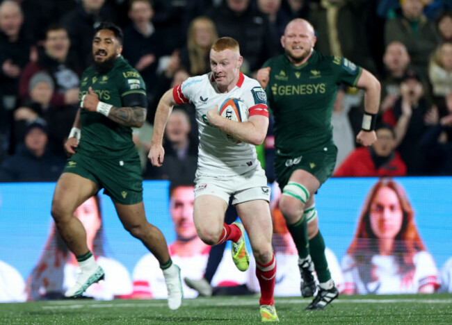 nathan-doak-breaks-free-to-score-a-try