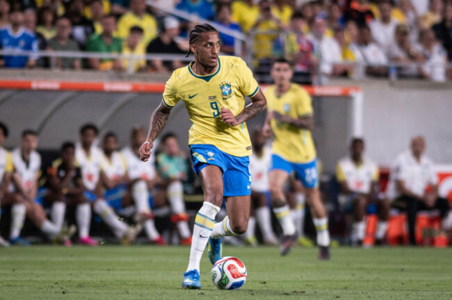 orlando-usa-31st-mar-2026-orlando-fl-march-31-raphinha-of-brazil-drives-the-ball-during-the-international-friendlies-match-between-brazil-and-croatia-at-camping-world-stadium-on-march-31-2026
