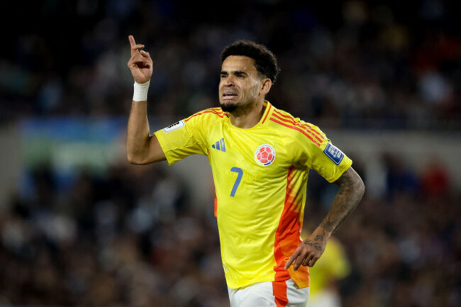 buenos-aires-argentina-10th-june-2025-luis-diaz-of-colombia-seen-in-action-during-the-match-between-argentina-and-colombia-as-part-of-2026-fifa-world-cup-qualifiers-at-mas-monumental-stadium-fina