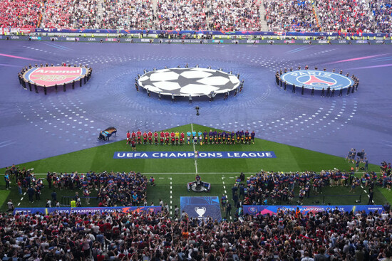 a-general-view-as-arsenal-and-paris-saint-germain-players-line-up-before-the-uefa-champions-league-final-at-puskas-arena-budapest-picture-date-saturday-may-30-2026