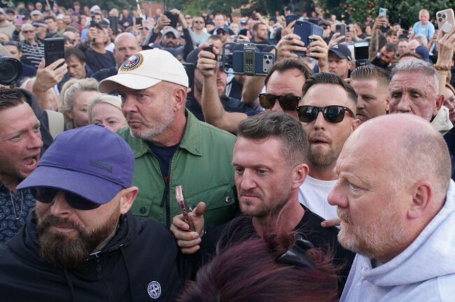tommy-robinson-with-protesters-outside-southampton-police-station-vickrum-digwa-was-jailed-at-southampton-crown-court-for-life-with-a-minimum-term-of-21-years-for-the-murder-of-18-year-old-student-he