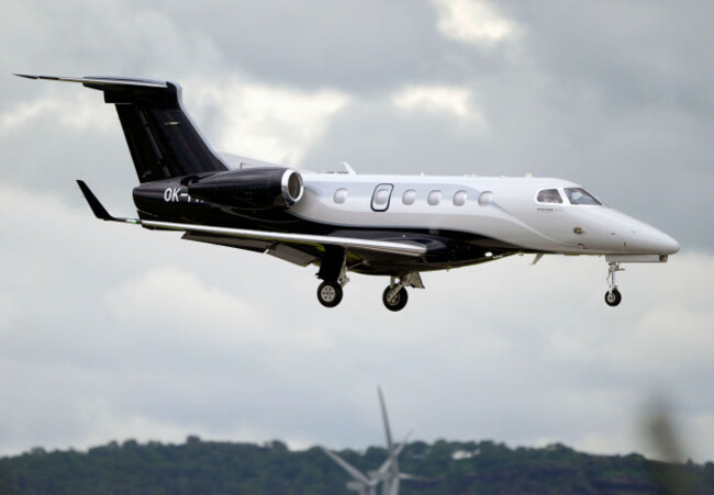a-business-jet-carrying-andoni-iraola-landing-at-liverpool-john-lennon-airport-liverpool-have-opened-talks-with-andoni-iraola-about-becoming-their-new-head-coach-picture-date-thursday-june-4-2026