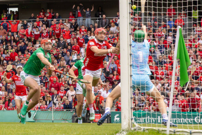 alan-connolly-scores-a-goal-past-nickie-quaid