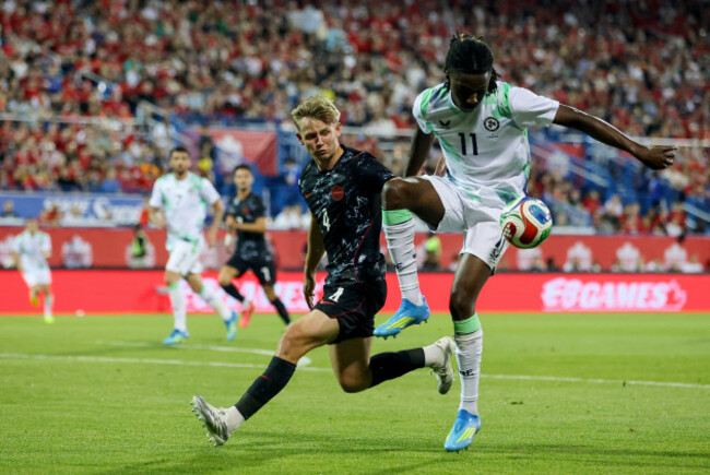 jaden-umeh-in-action-with-jamie-knight-lebel