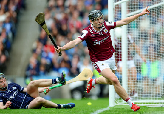 darragh-neary-celebrates-scoring-his-sides-first-goal