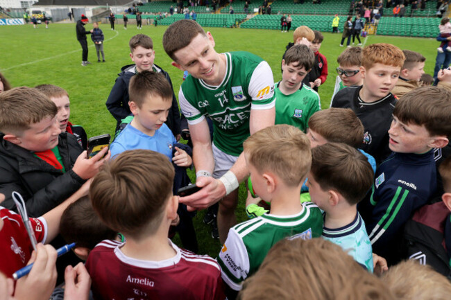 darragh-mcgurn-signs-autographs-after-the-game