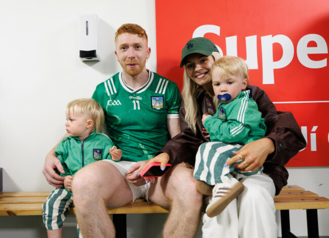 cian-lynch-with-his-partner-dayna-slattery-and-their-twin-sons-cj-and-oige