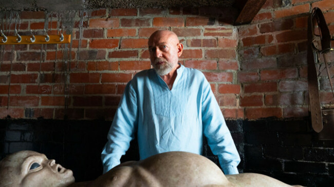 artist-john-humphries-with-his-alien-creation