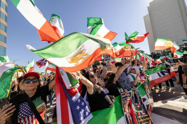 los-angeles-usa-28th-feb-2026-iranian-americans-dancing-and-celebrating-in-the-streets-in-los-angeles-after-reports-that-supreme-leader-ayatollah-ali-khamenei-was-killed-in-a-u-s-israeli-military