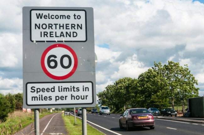 sign-at-the-border-between-the-republic-of-ireland-and-northern-ireland-reminding-motorists-that-all-speed-signs-are-now-in-mph