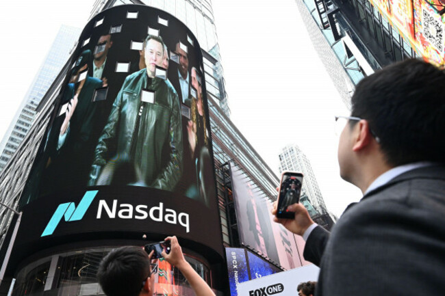 photo-by-zzndzstar-maxipx-2026-61226-spacex-ceo-elon-musk-displayed-on-a-billboard-outside-the-nasdaq-marketsite-in-times-square-manhattan-new-york-city-on-june-12-2026-as-he-virtually-attend