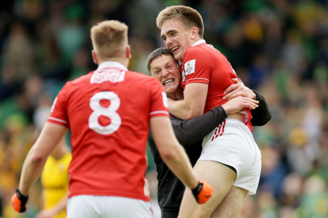 colm-ocallaghan-and-tommy-walsh-celebrate-after-the-game