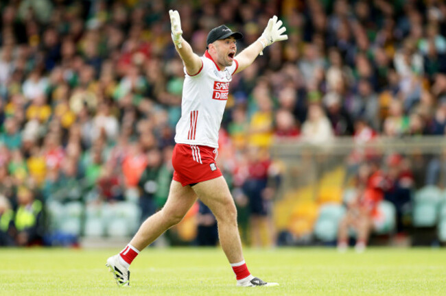 patrick-doyle-reacts-during-the-game