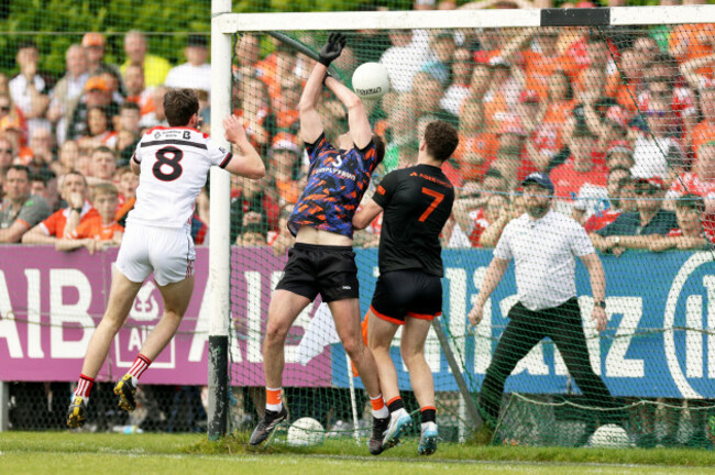 ethan-rafferty-concedes-a-goal-to-sam-mulroy