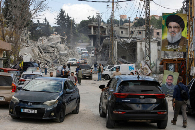 june-15-2026-bint-jbeil-district-south-lebanon-lebanon-residents-return-to-bir-al-salasil-southern-lebanon-following-the-ceasefire-announcement-the-towns-entrance-is-busy-with-families-headin